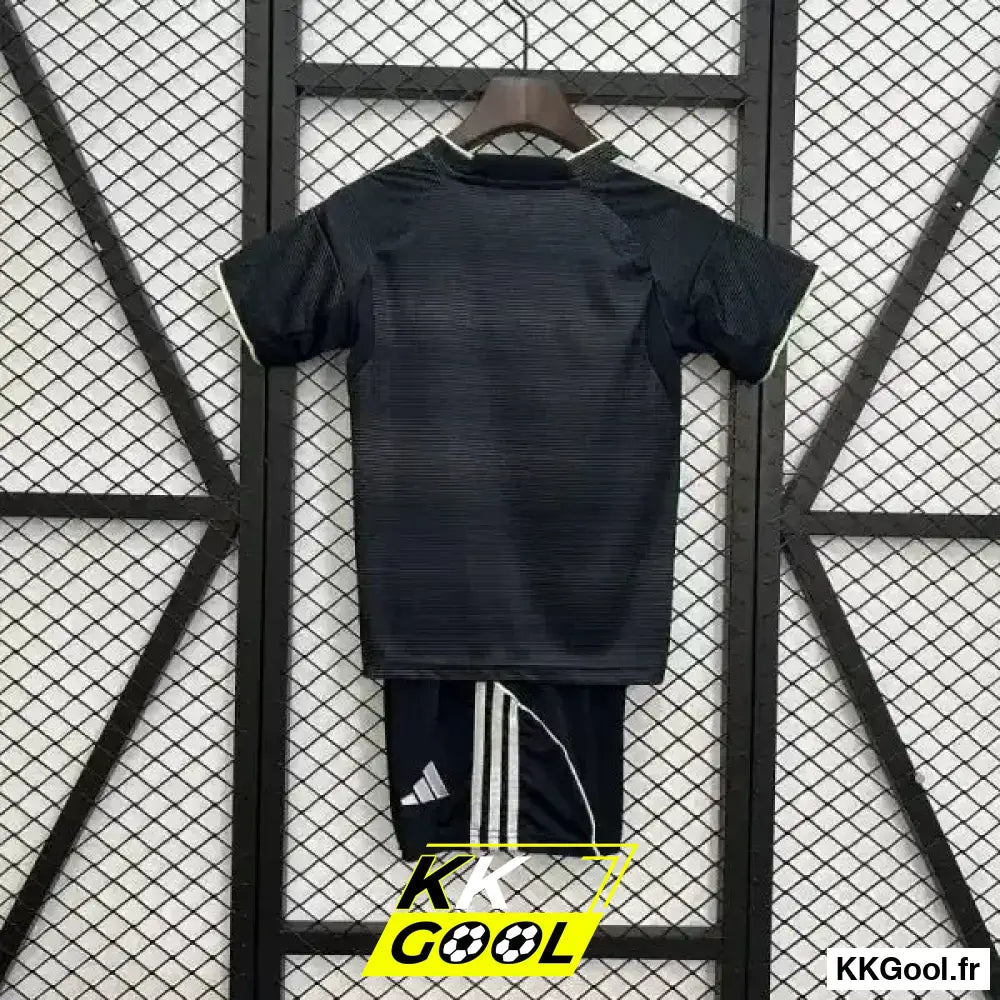 KKGool - Kit enfant Real Madrid Extérieur 25/26 kkgool